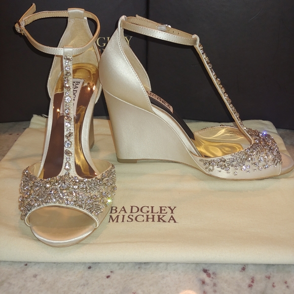 NIB Badgley Mischka Crystal Wedge Sandals - Picture 5 of 8